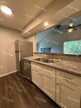 6453 Hallet St in Shawnee, KS - Building Photo - Building Photo