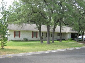 607 E 27th Ave in Belton, TX - Building Photo