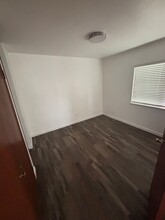 6816 Fishburn Ave in Bell, CA - Foto de edificio - Building Photo