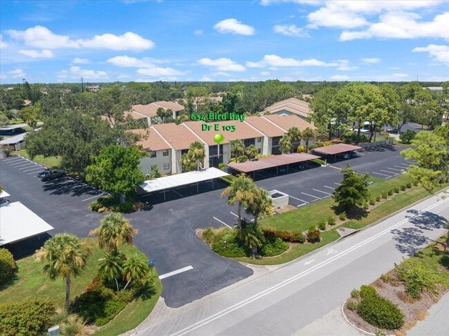 634 Bird Bay Dr E, Unit 103 in Venice, FL - Foto de edificio - Building Photo