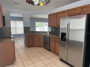 917 Summer Breeze Dr in Brandon, FL - Building Photo - Building Photo
