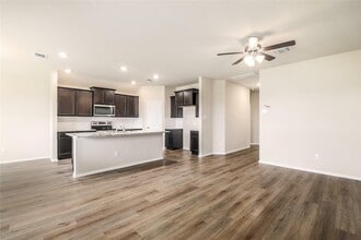 401 Yemen Rd in Taylor, TX - Building Photo - Building Photo