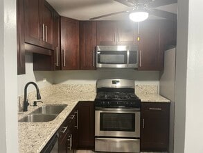 225 Barcliffe Ln in Schaumburg, IL - Building Photo - Building Photo