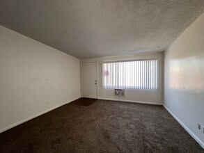 608 E Fredricks St in Barstow, CA - Building Photo - Building Photo