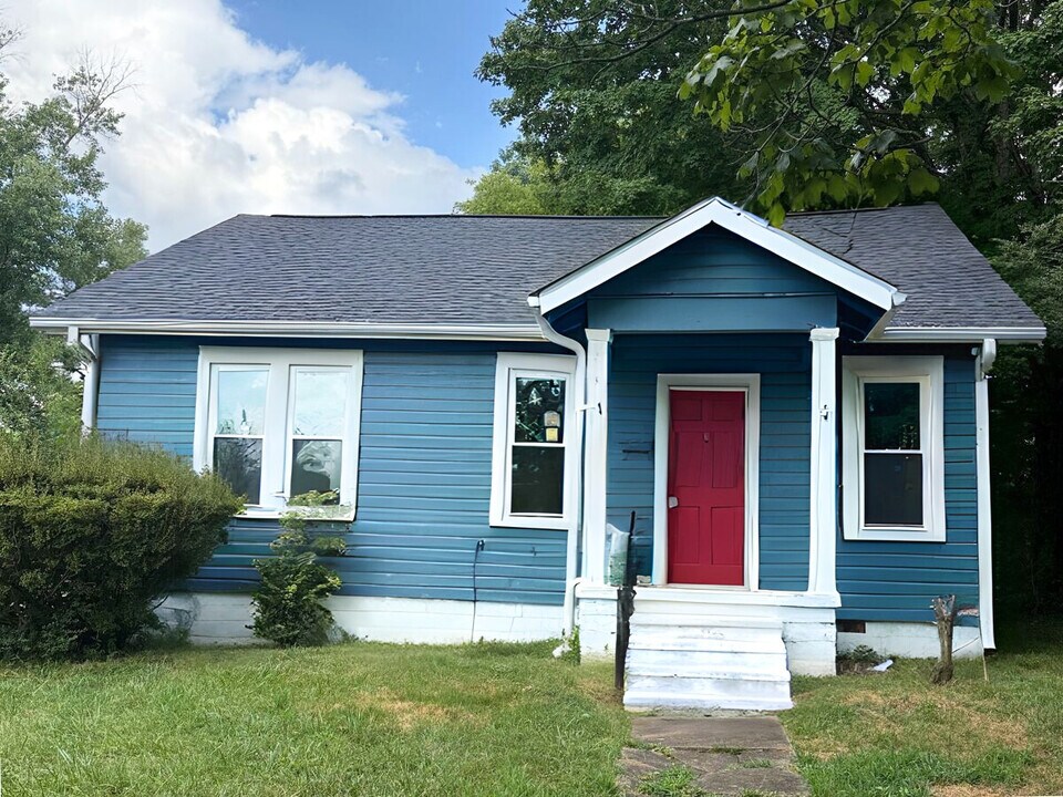 733 Gracey in Clarksville, TN - Building Photo