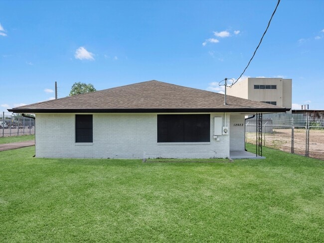 12922 McNair St in Houston, TX - Building Photo - Building Photo