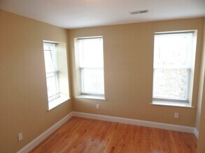 28 Chelsea St, Unit 3 in Boston, MA - Building Photo - Building Photo