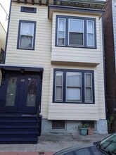 46 Irving St, Unit A in Albany, NY - Building Photo - Building Photo