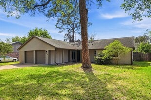 1219 Wisterwood Dr in Houston, TX - Building Photo
