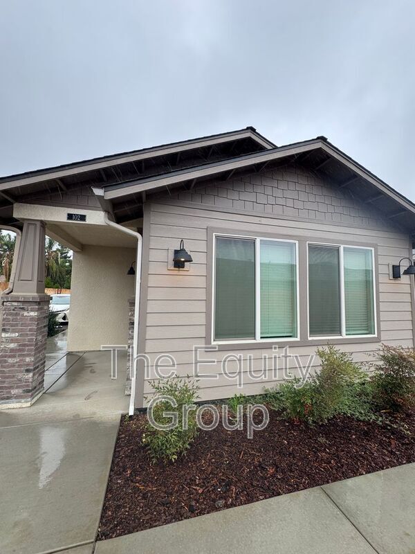 property at 519 S Summit St