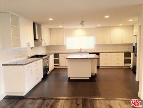 8706 Olin St in Los Angeles, CA - Building Photo - Building Photo