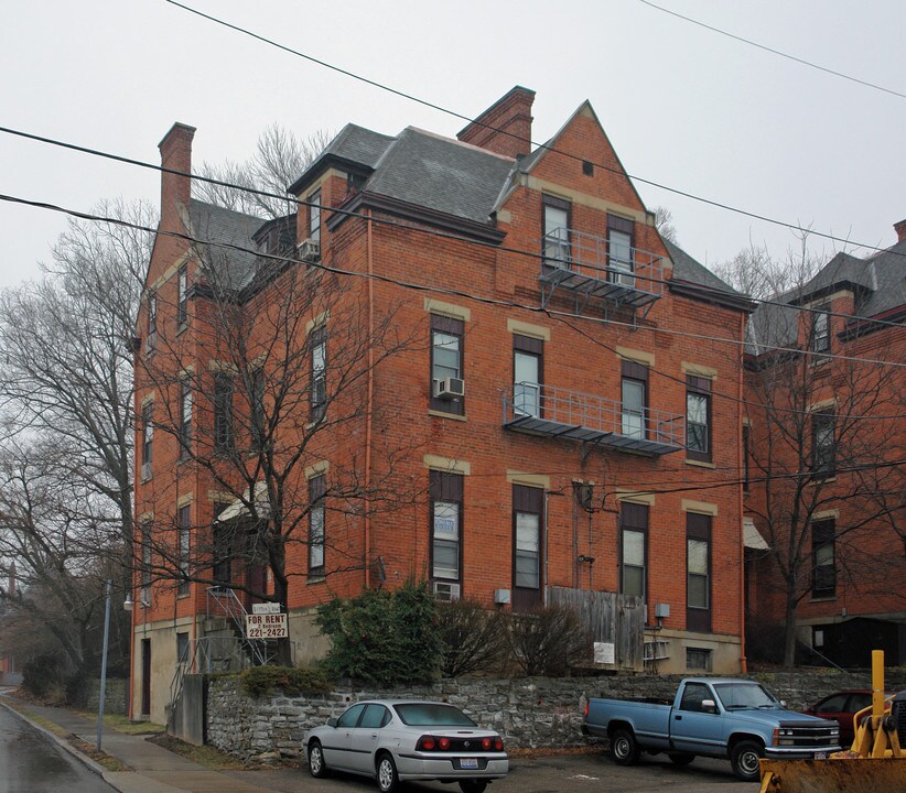 2148-2154 St James Ave in Cincinnati, OH - Building Photo