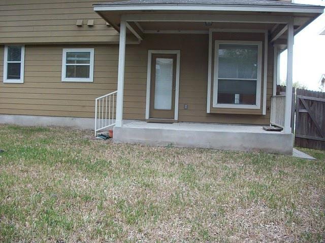 2103 Keepsake Dr in Austin, TX - Foto de edificio - Building Photo