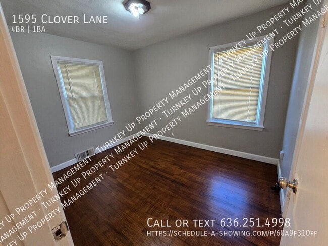 1595 Clover Ln in Florissant, MO - Building Photo - Building Photo
