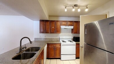 6750 Del Rey Ave in Las Vegas, NV - Building Photo - Building Photo