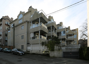 Charlotte Garrdens in Vancouver, BC - Building Photo - Building Photo