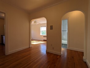 22 Fairbanks St, Unit 6 in Brookline, MA - Building Photo - Building Photo