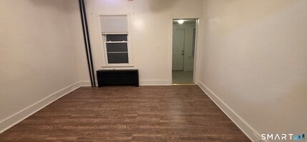 137 Birch St in Manchester, CT - Foto de edificio - Building Photo