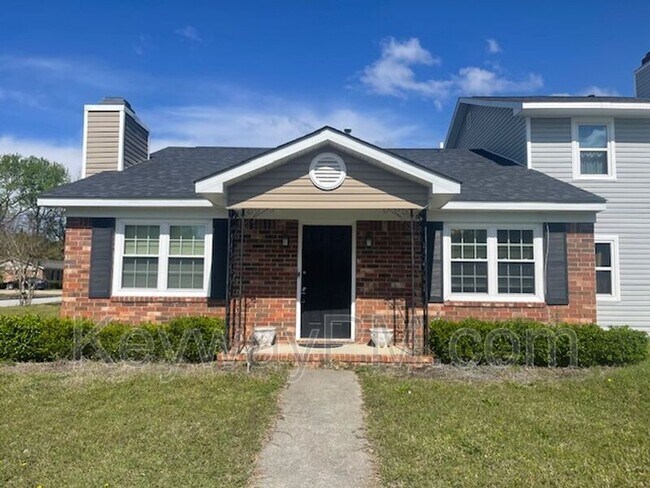 property at 3933 Miramar Dr Ext