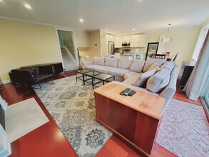 101 Grove St in Stamford, CT - Building Photo - Building Photo