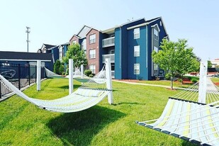 The Pointe at U of I Apartamentos