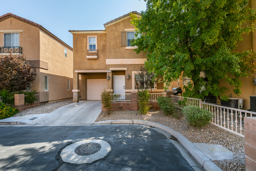 6376 Pebblecreek Lodge Way in Las Vegas, NV - Building Photo