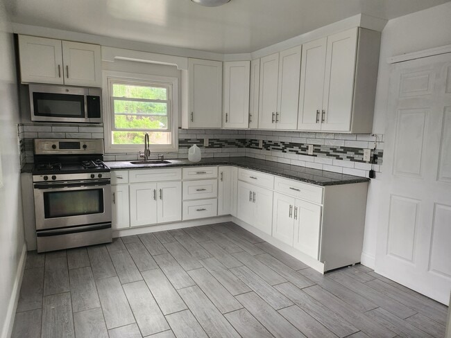 9126 Grand Ave, Unit 1