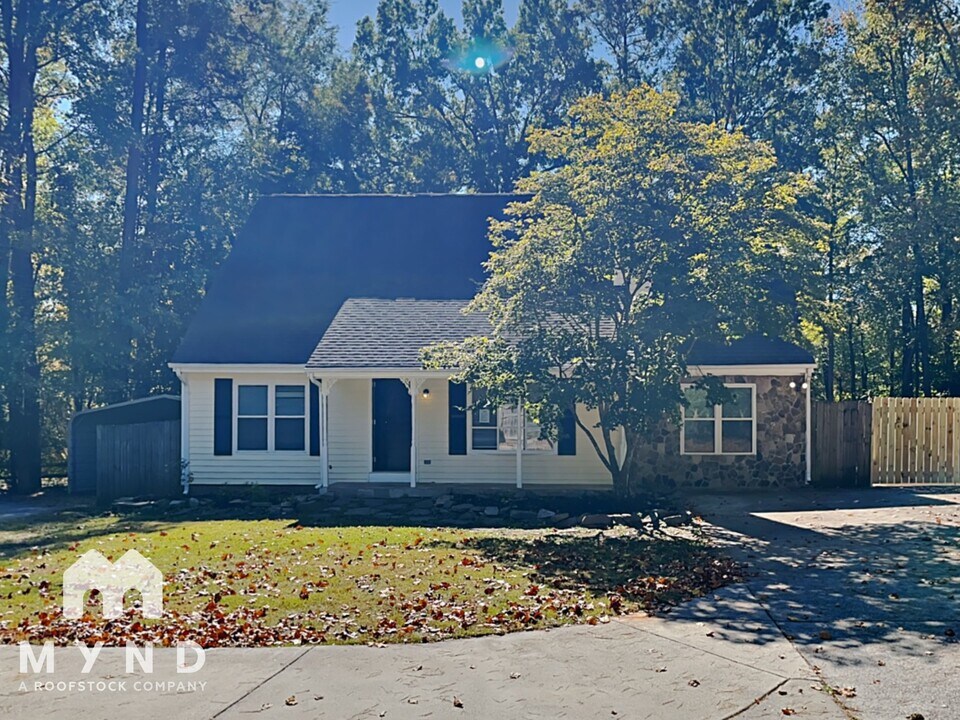 9222 Idlewild Rd in Charlotte, NC - Building Photo