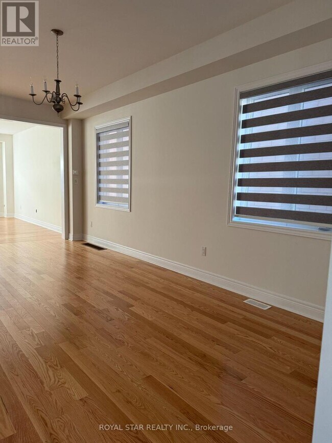 80 Claremont Dr in Brampton, ON - Building Photo - Building Photo