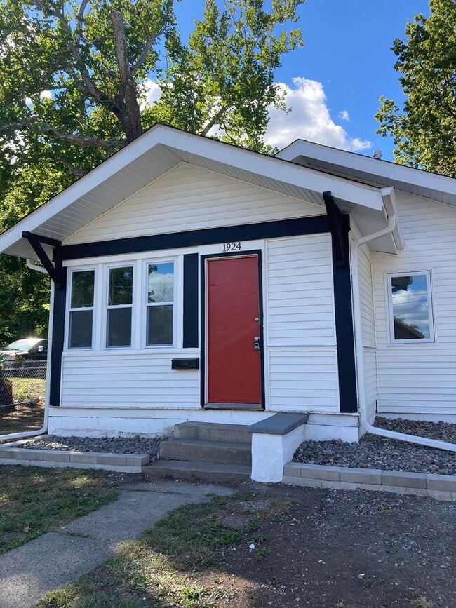 property at 1924 Martin Luther King Jr Pkwy