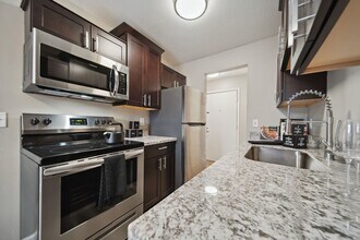 Atlas Pointe Apartments in Brooklyn Center, MN - Building Photo - Building Photo