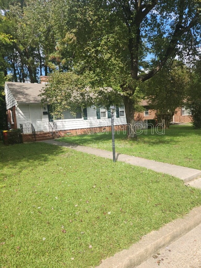 915 Northampton Rd in Petersburg, VA - Building Photo - Building Photo
