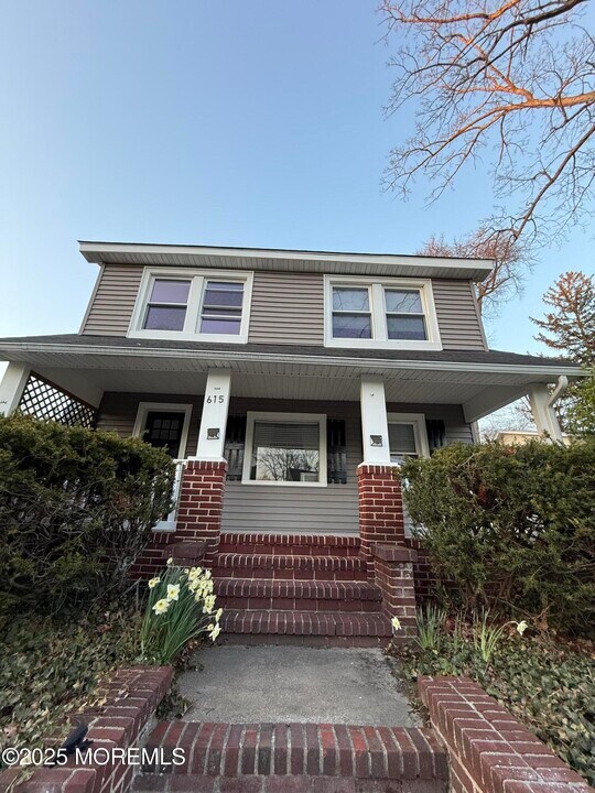 615 Beechwood Ave in Allenhurst, NJ - Building Photo