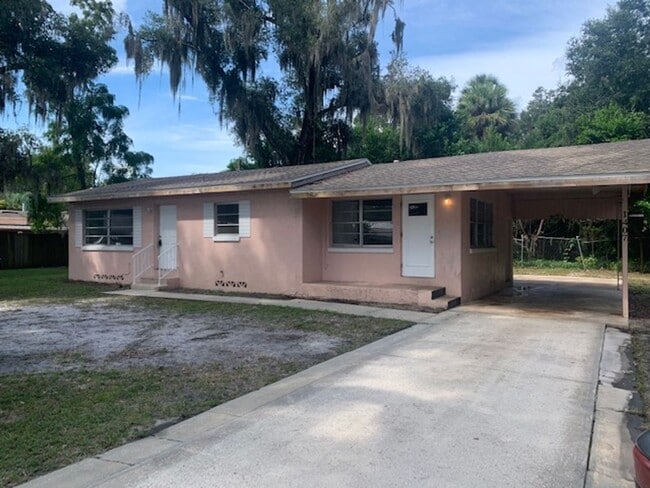 property at 1407 E Howry Ave