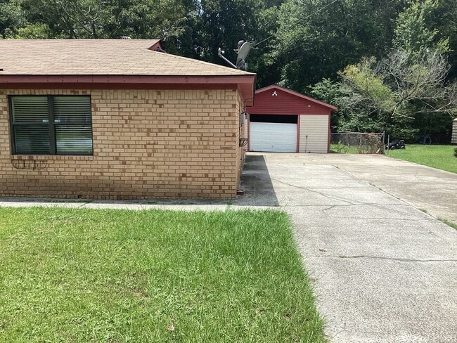 1107 Ricade Dr in Hinesville, GA - Building Photo - Building Photo