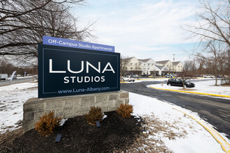 Luna Studios in Albany, NY - Foto de edificio - Building Photo