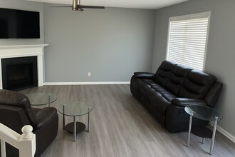 74 Venture Path in Hiram, GA - Foto de edificio - Building Photo