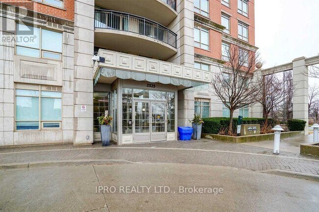 2325-2325 Central Park Dr in Oakville, ON - Building Photo - Building Photo