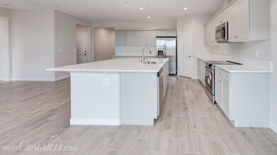 2837 E Corteza Dr in Fresno, CA - Foto de edificio - Building Photo