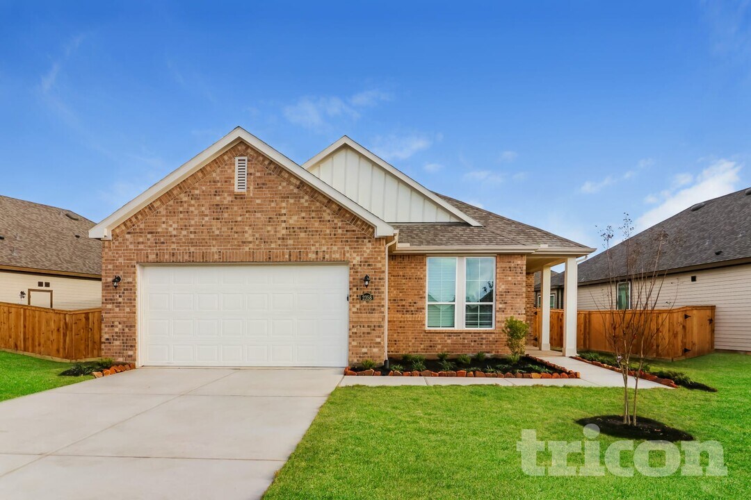 2358 Cohorn Trl in Richmond, TX - Foto de edificio