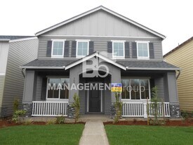 7084 NW Abigail Terrace in Portland, OR - Building Photo