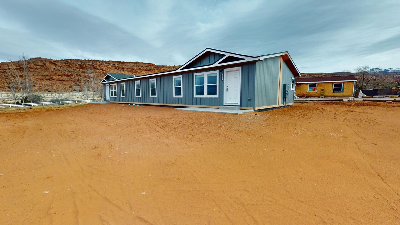 4425 S Spanish Valley Dr in Moab, UT - Building Photo