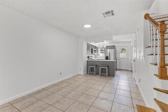 6650 121st Ave in Largo, FL - Building Photo - Building Photo