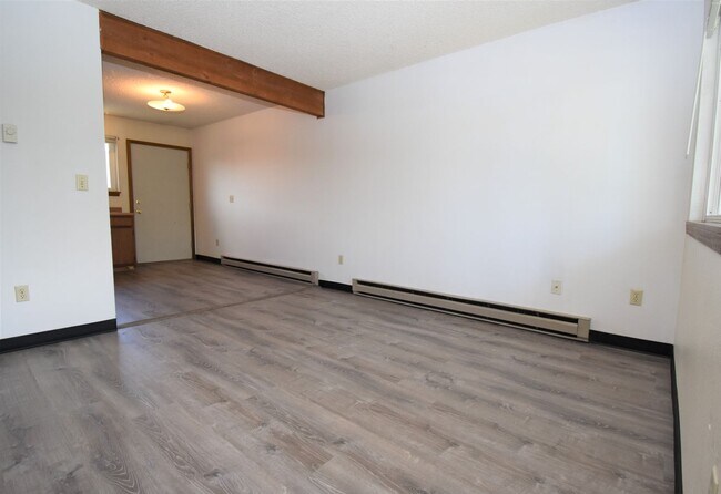 8 Hoffman Dr in Bozeman, MT - Foto de edificio - Building Photo