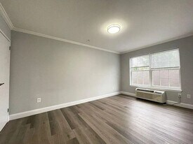 51 12th Ave in Paterson, NJ - Building Photo