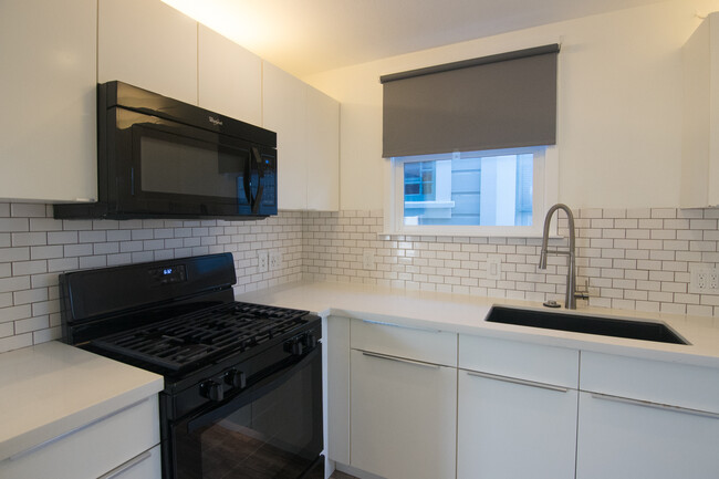 property at 1009 Lincoln Ave