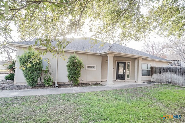 526 Blue Heron Ln in McQueeney, TX - Foto de edificio - Building Photo
