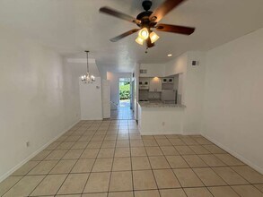 2545 Old Vineland Rd in Kissimmee, FL - Building Photo - Building Photo