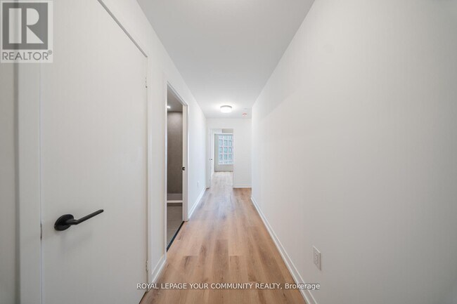 5 York Garden Wy in Toronto, ON - Building Photo - Building Photo