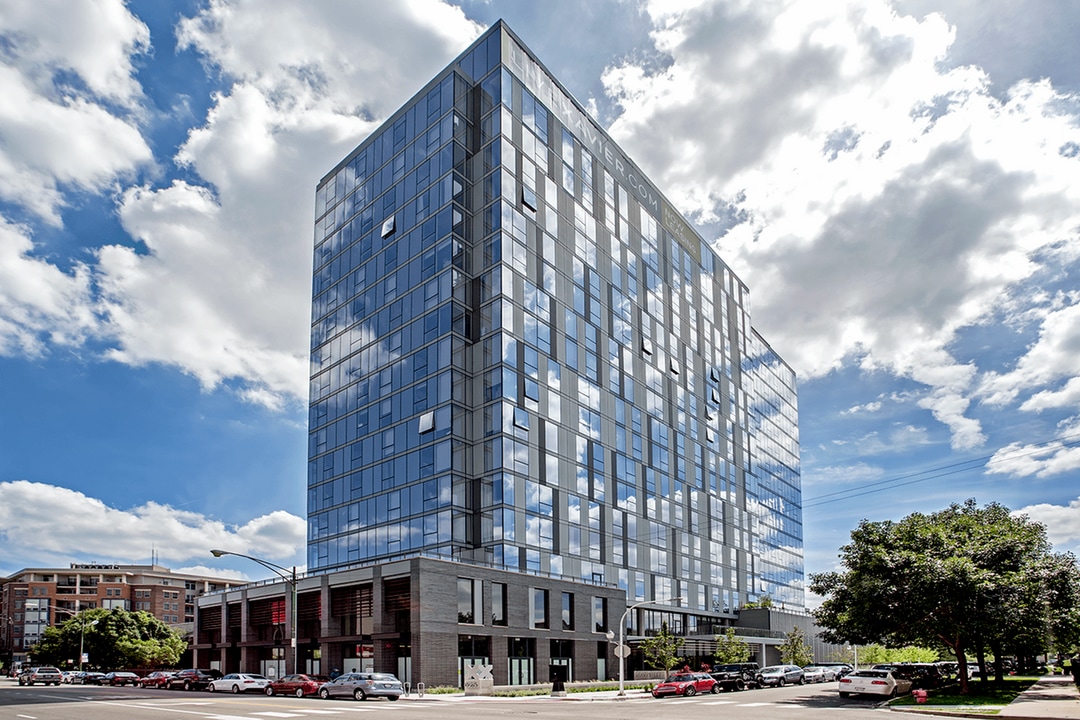 Xavier in Chicago, IL - Foto de edificio